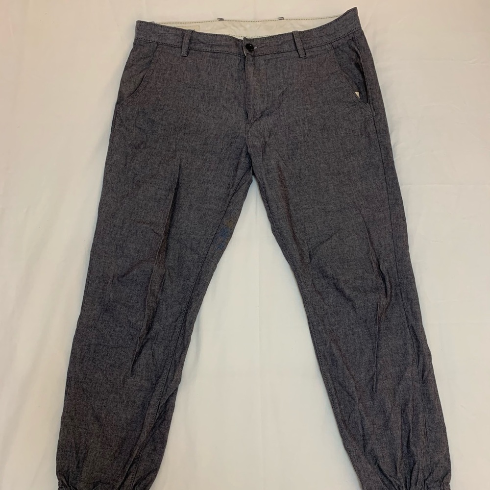 Levi’s joggers